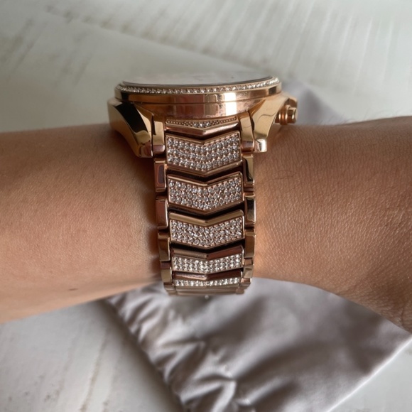 Michael Kors MK 6730 Women’s Chronograph Whitney Rose Gold-Tone Watch - Picture 12 of 16